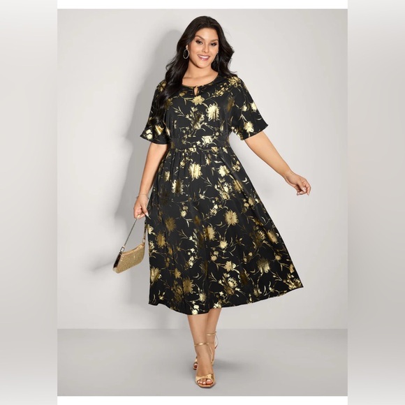 BloomChic Dresses & Skirts - NWT bloomchic 22/24 Black & Gold Floral Midi Dress